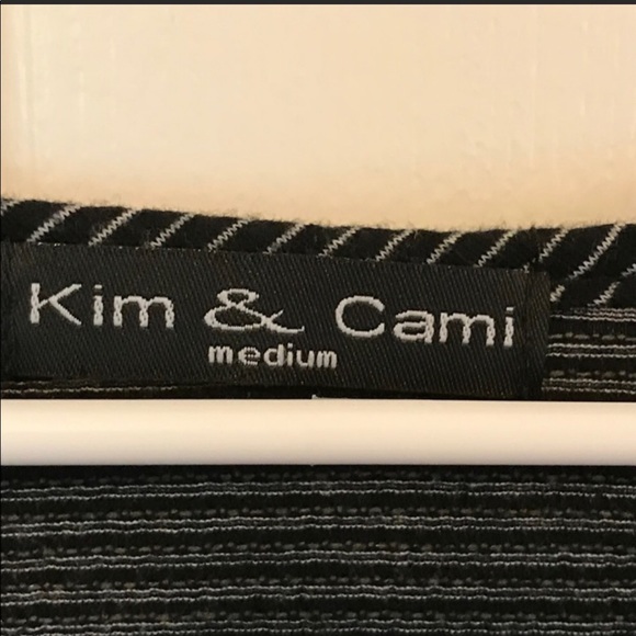 Kim & Cami Tie Front Top. - Picture 4 of 6